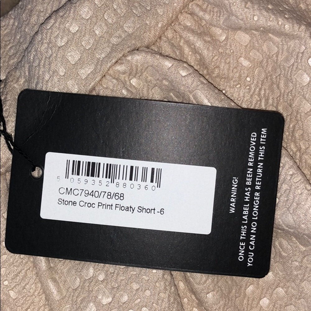 NWT Cream Croc Shorts - Picture 4 of 5